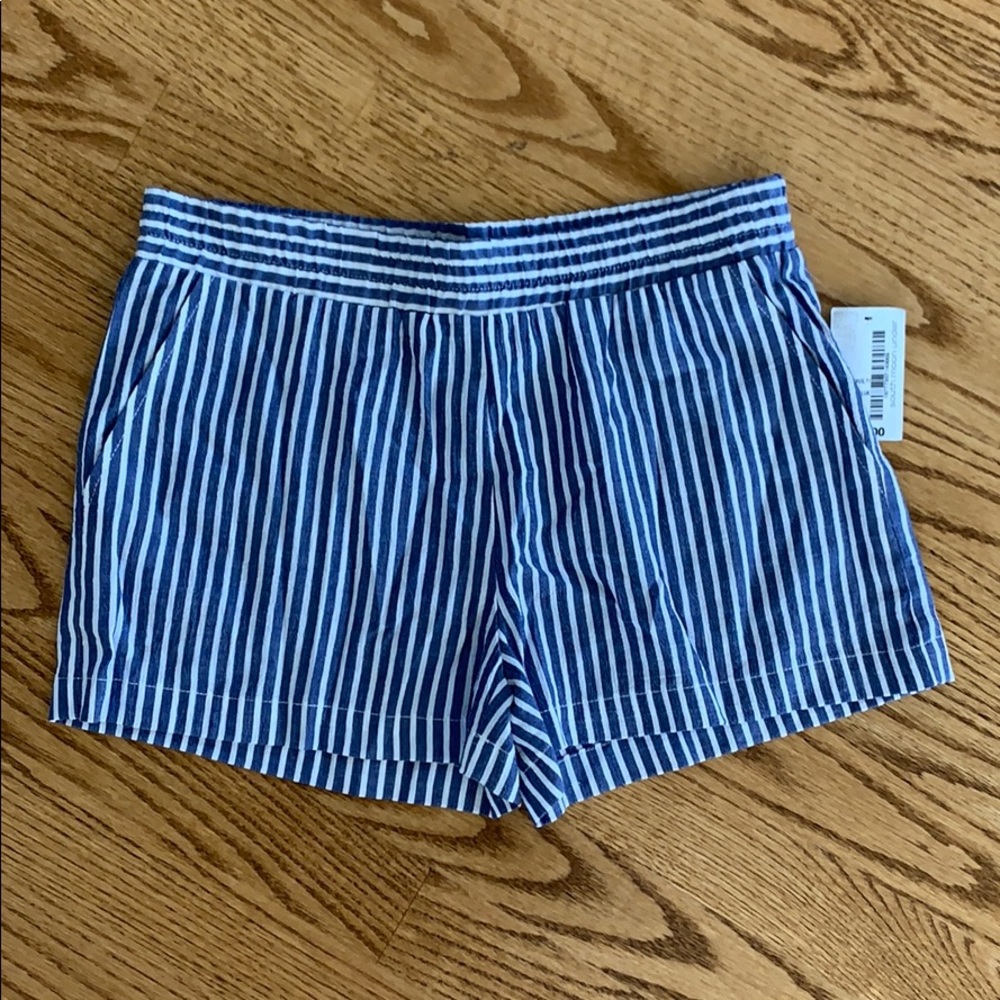 Abbeline South Moon Under stripped shorts